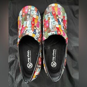 Easy Street “Laurie” Puppy Print shoes women’s size 11